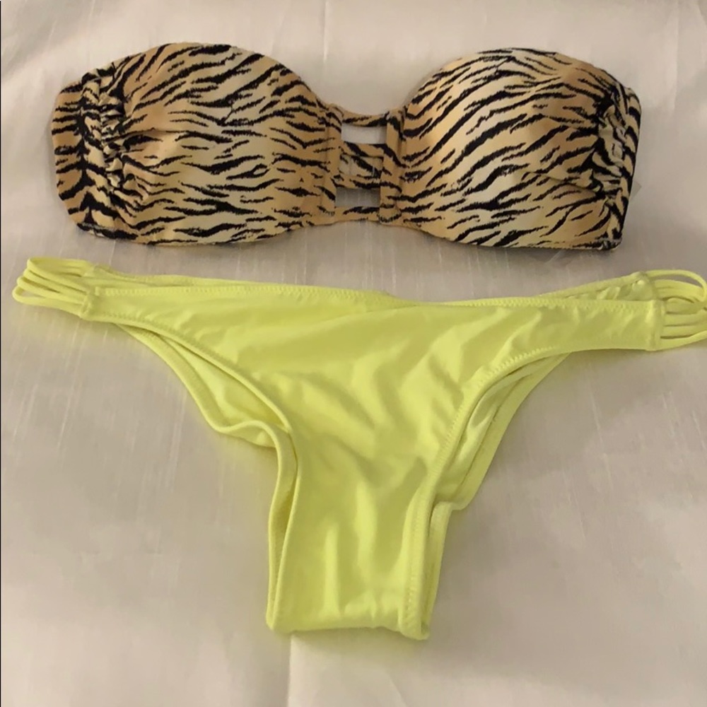 Victoria’s Secret Cheeky Bikini Set